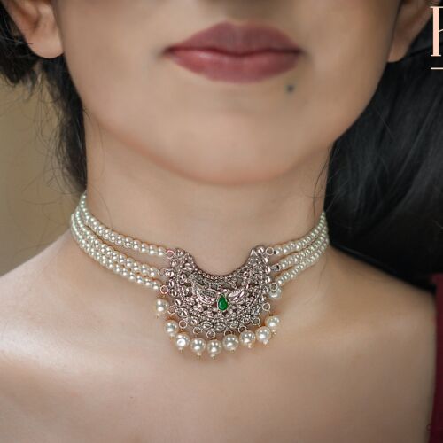 Elegant Green Pearl Choker Necklace