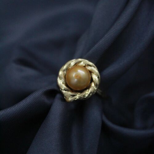 Golden Nest Pearl Ring