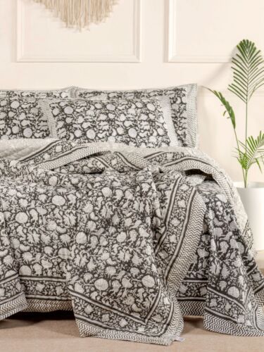 Handblock Printed Quilt, Bedsheet & Pillow Covers Set - Vera