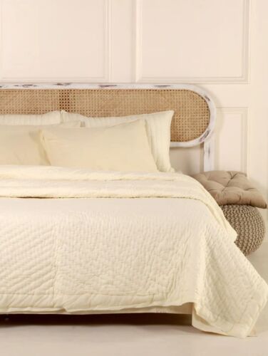 6 Pcs Complete Bedding Set - Sunshine - Razai, Bedsheet & Pillow Covers