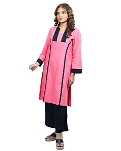 MISBA 2-Piece Set: Soft Pink Kameez with Lace Detailing and Chic Black Pants